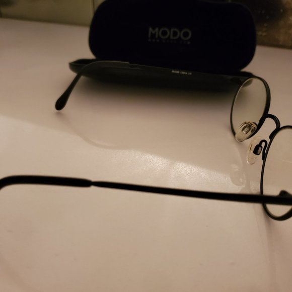 MODO Women's Prescription Reading Glasses - Picture 3 of 4